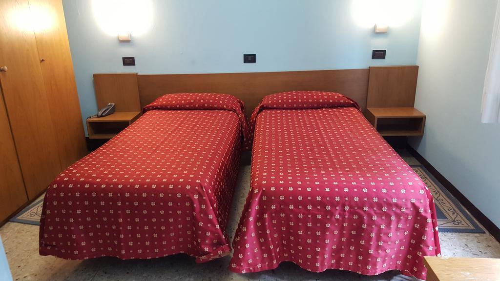 Hotel San Marco Bb Boario Terme エクステリア 写真